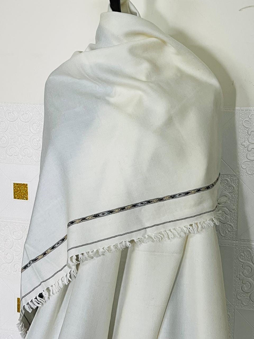 Afghan Wool Patu Blanket: Lightweight Winter Shawl, Traditional Design