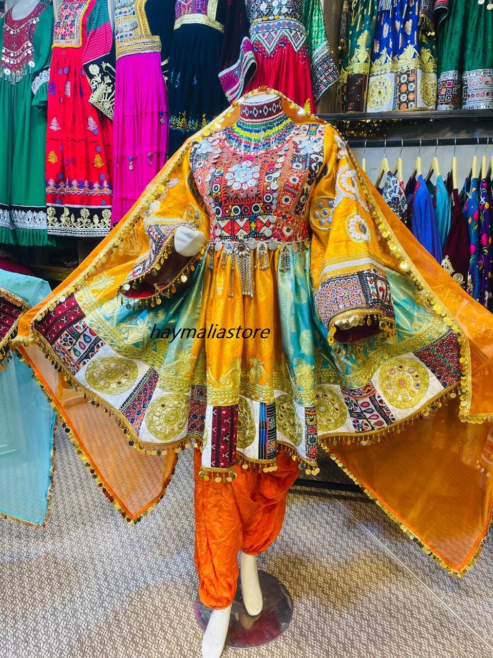 Afghan Kuchi Dress: Embroidered 3-Piece Set with Charma Dozi